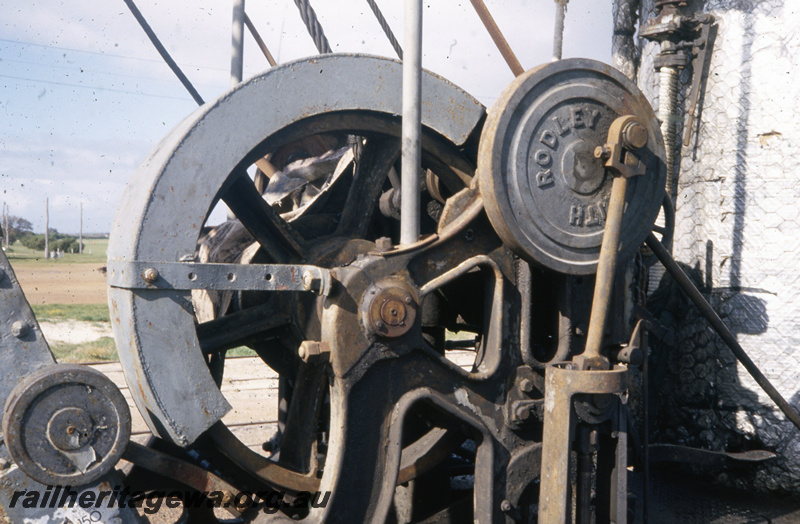 T05666
Steam crane - close up of winding mechanism. Busselton. BB line 

