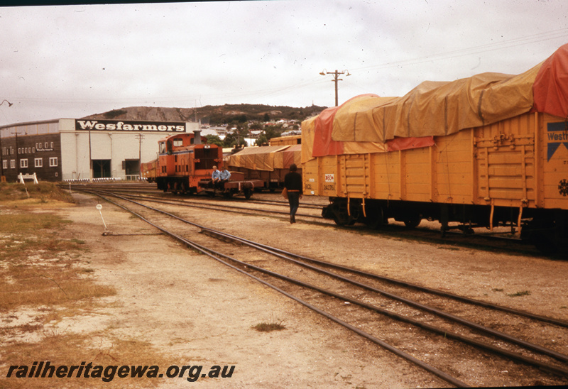 T05698
T class shunting Albany, Wesfarmers shed in background, RCB wagon in foreground. GSR line.
