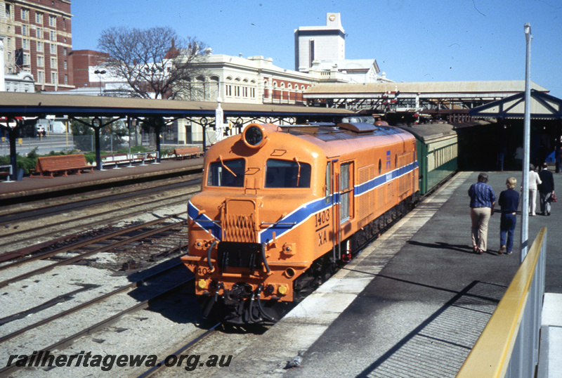 T05737
XA 1403 with Australind train at No 7 platform Perth. ER line.
