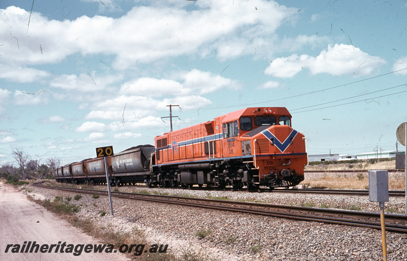 T05738
DB class 1584 hauling SECWA coal train near Kwinana. SWR line.
