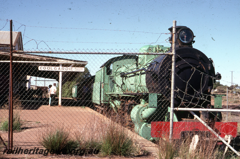 T05777
PM class 729, nameboard showing altitude of 1400ft, out of service and on display, Coolgardie Railway Station Museum, EGR line, side and front view 
