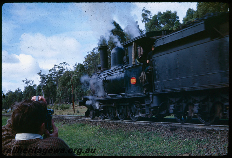 T06026
G Class 123, with FS Class 461, Vintage Train bound for Collie, photographer, Worsley, BN line
