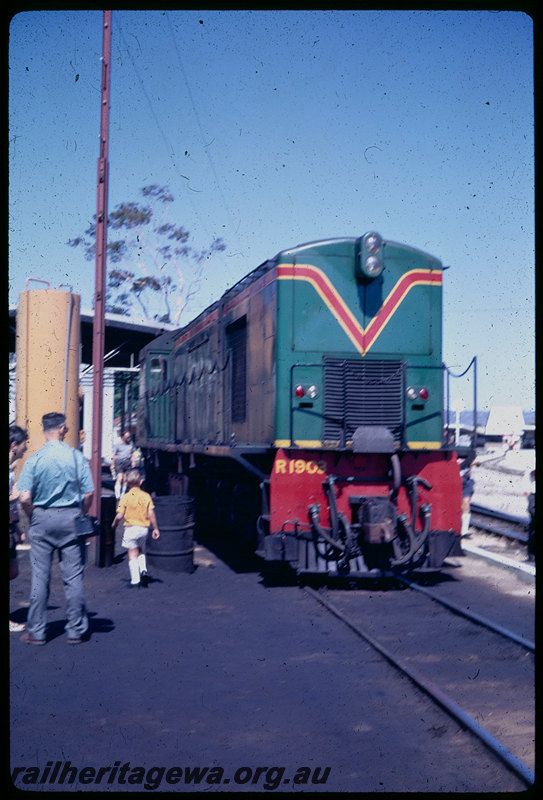 T06040
R Class 1903, old MRWA loco depot, Midland, Midland Terminal in background, ER line
