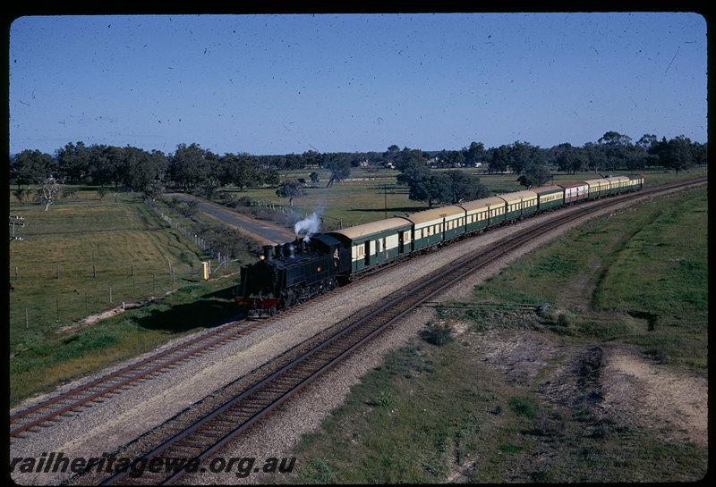 T06304
DD Class 592 on ARHS tour train, returning to Perth after parallel run with NSWGR C38 Class 3801 on 