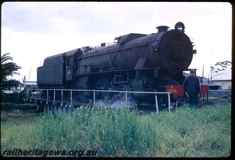 T06558
V Class 1206, on turntable, Brunswick Junction
