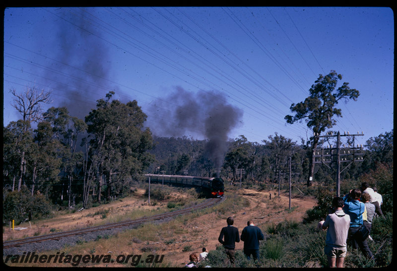 T06622
V Class 1220, ARHS 75th tour train returning from Donnybrook, photo stop between Donnybrook and Boyanup, PP line
