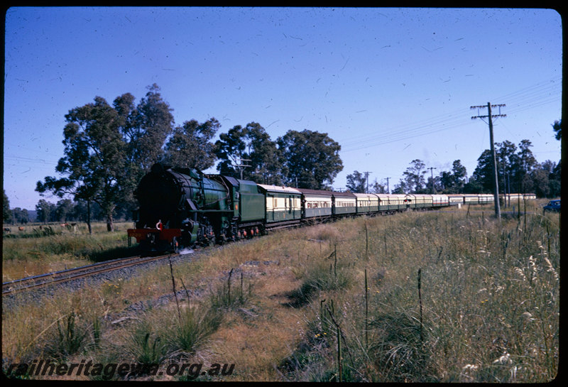 T06628
V Class 1220, ARHS 75th tour train returning from Donnybrook, Boyanup-Picton Road level crossing, Boyanup, PP line
