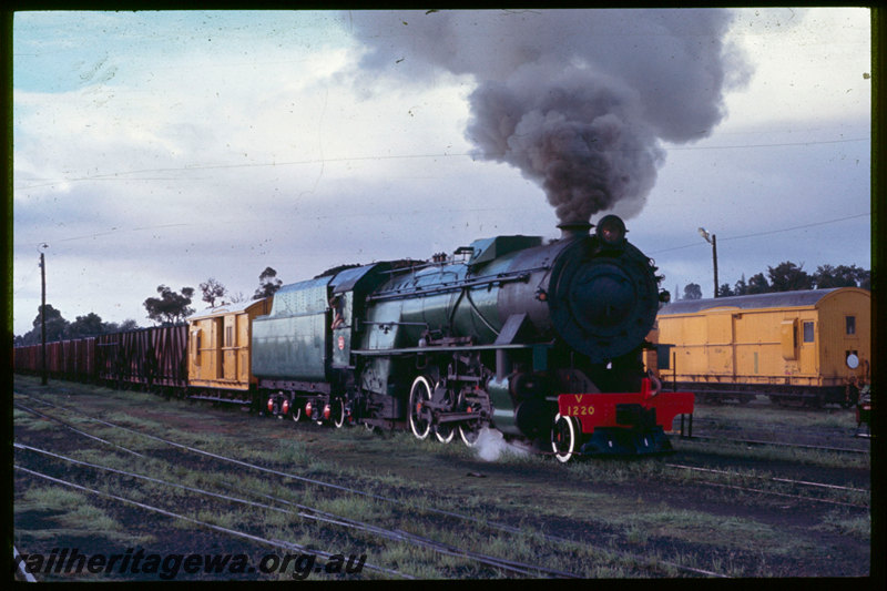 T06709
V Class 1220, locomotive and brakevan preparing to head to Brunswick Junction for the ARHS 