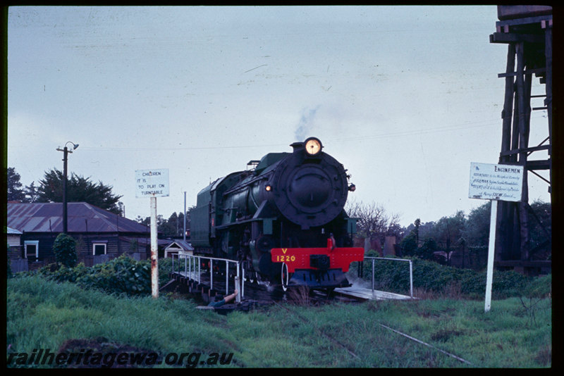 T06714
V Class 1220, on turntable, Brunswick Junction, ARHS 