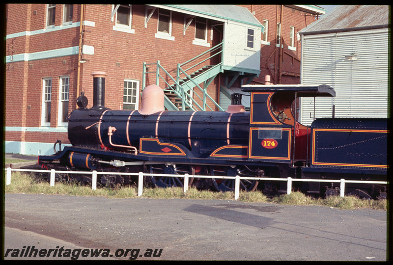 T06746
R Class 174, plinthed, Midland Railway Institute, 4 of 4
