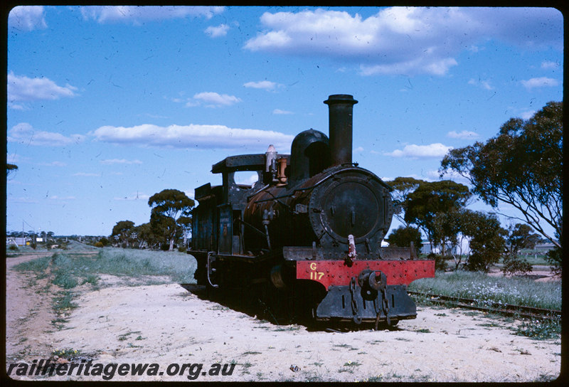 T06757
G Class 117, plinthed alongside GM line, Merredin, later moved to Merredin Railway Station Museum, 
