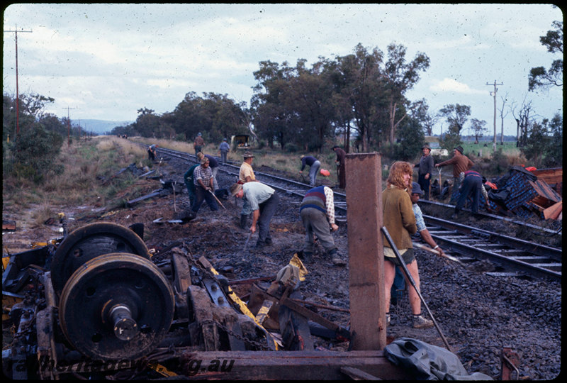 T06948
Derailment, Coolup, SWR line
