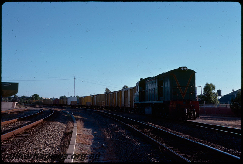 T07247
RA Class 1913, Up suburban passenger service, East Perth, Perth Terminal, platform, canopy, ER line
