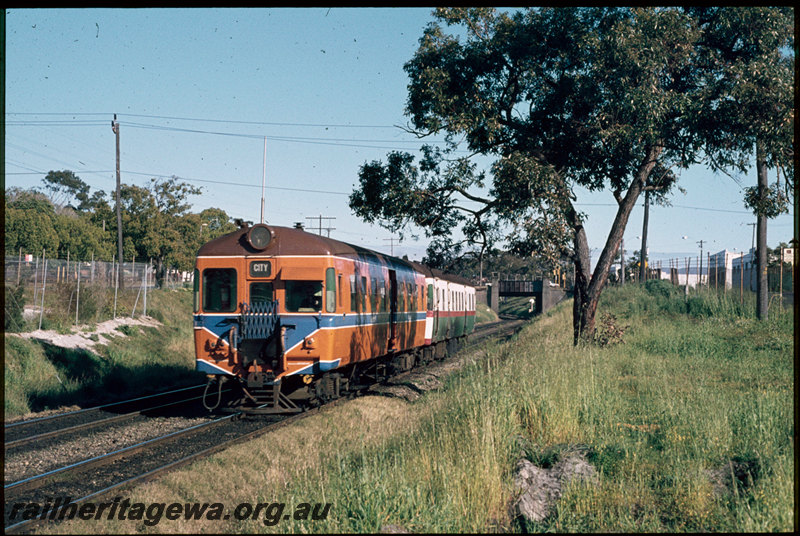 T07447
ADA/ADG Class railcar set, Down suburban set, between West Leederville and West Perth, Thomas Street Bridge, ER line
