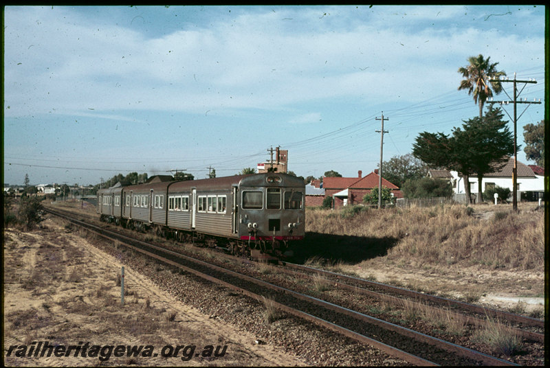 T07536
ADB Class 773 with ADK/ADK Class railcar set, Down suburban passenger service, between Rivervale and Victoria Park
