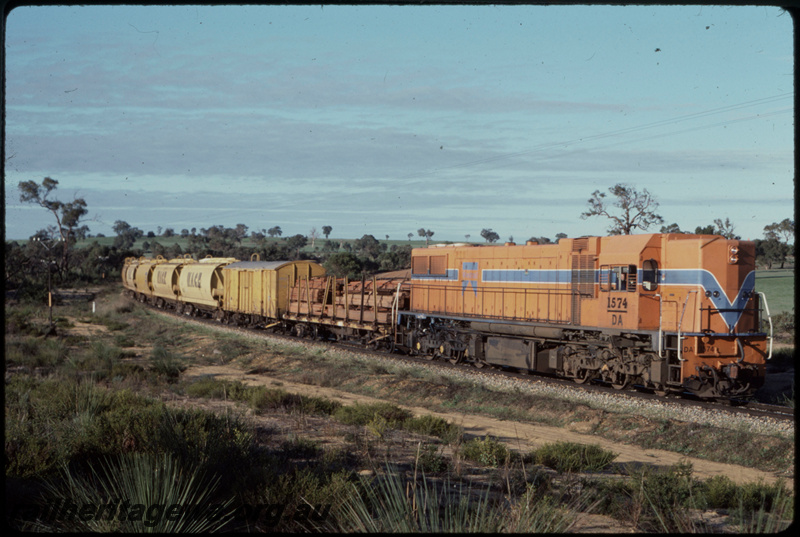 T07727
DA Class 1574, Down goods train, between Mooliabeenee and Mogumber, MR line
