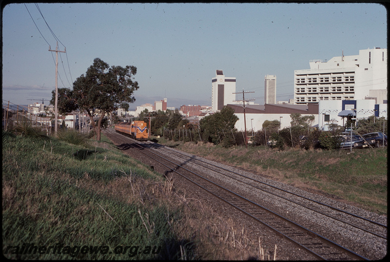 T07739
A Class 1513, Up football special, between West Perth and West Leederville, ER line
