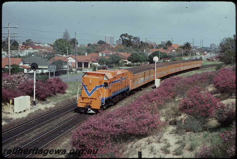 T07768
A Class 1510, Down suburban passenger service, between Mount Lawley and Maylands, searchlight signals, ER line
