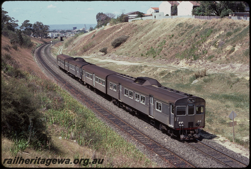 T07821
ADK Class 687 with ADB/ADK/ADB Class railcar set, Up suburban passenger service, between West Perth and West Leederville, ER line
