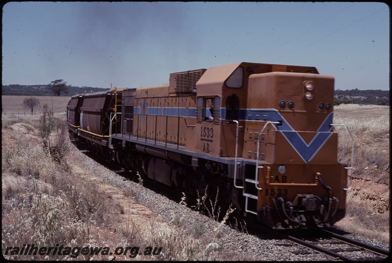 T07829
AB Class 1533, Down empty grain train, XNA and XN Class hoppers in consist, near Amery, 
