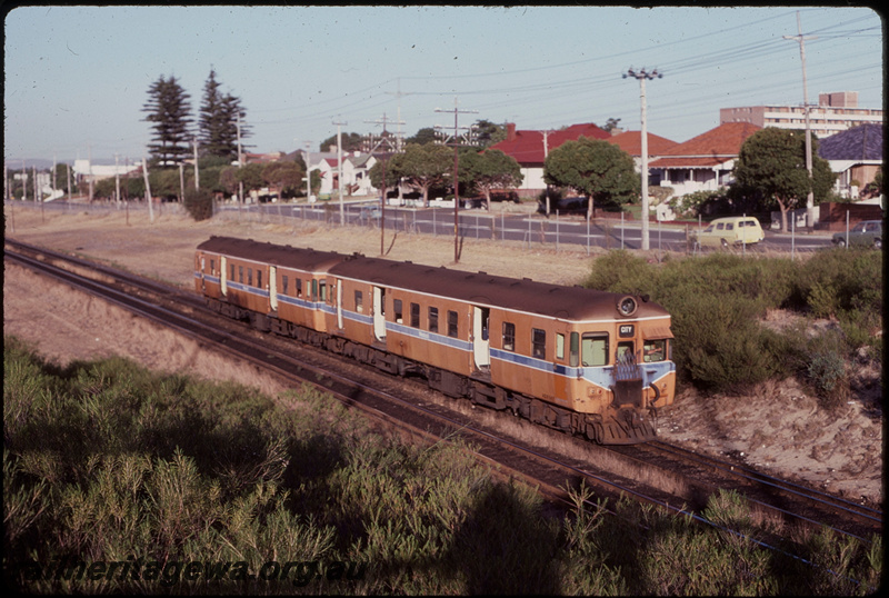 T07876
ADX Class 667 with ADX Class railcar, Up suburban passenger service, between Maylands and Mount Lawley, searchlight signal, ER line
