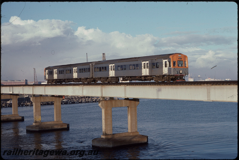 T07919
ADC/ADL Class railcar set, Down suburban passenger service, Swan River Bridge, steel girder, concrete pylon, Fremantle, ER line
