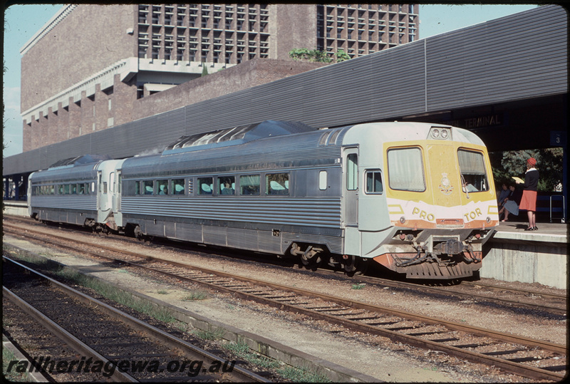 T07922
Two-car Prospector railcar, Perth Terminal, East Perth, Westrail Centre, platform, ER line
