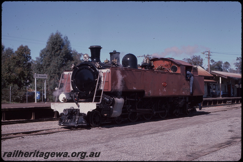 T08061
DD Class 592, in undercoat, light engine steam trial, Armadale, platform, station buildings, station nameboard, SWR line
