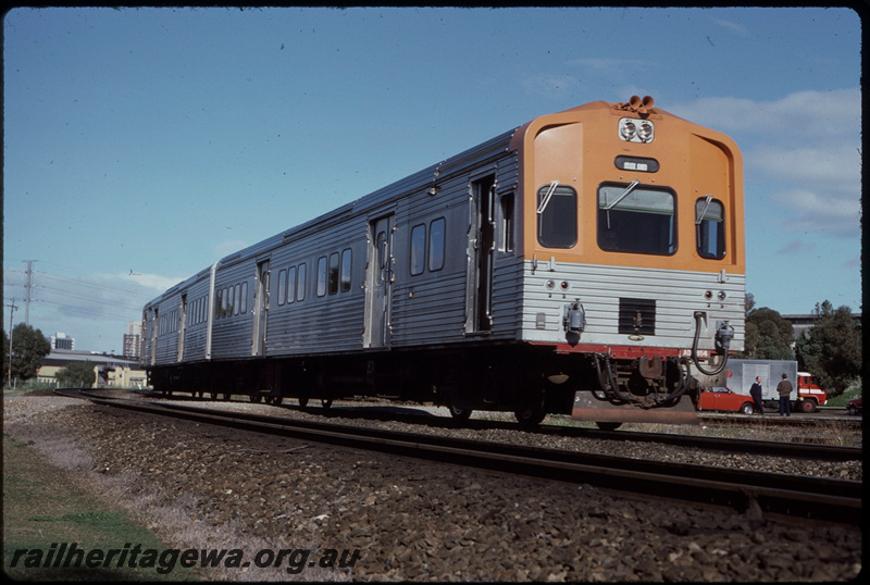 T08093
ADC Class 854 with ADL Class railcar, Down suburban passenger service, between Claisebrook and East Perth, ER line

