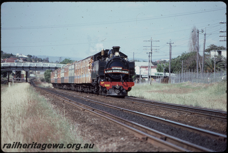 T08122
DD Class 592, Up ARHS passenger special, headboard, city circle tour, between Maylands and Mount Lawley, Seventh Avenue Bridge, searchlight signal, ER line
