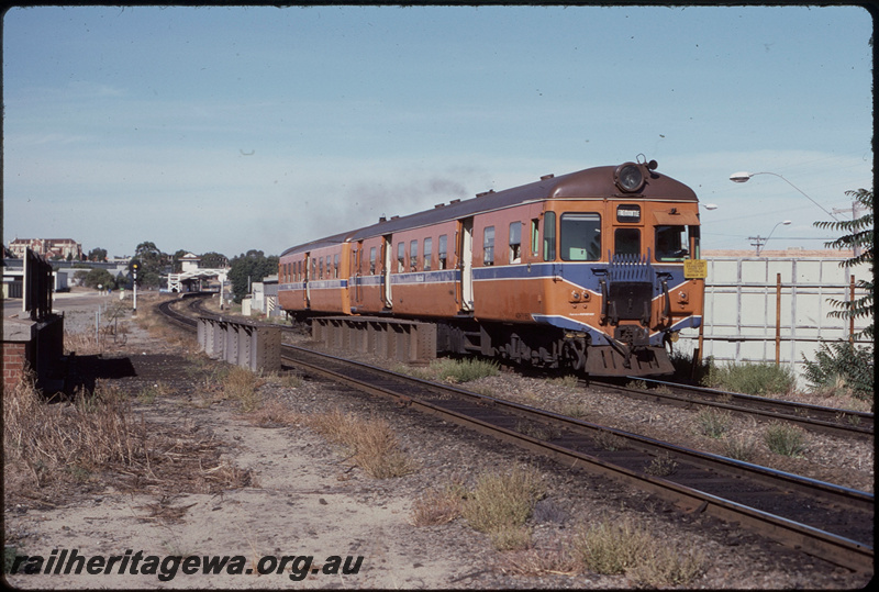 T08142
ADH Class 652 with ADA Class trailer, Up suburban passenger service, between Subiaco and Daglish, searchlight signals, Hay Street Subway, ER line
