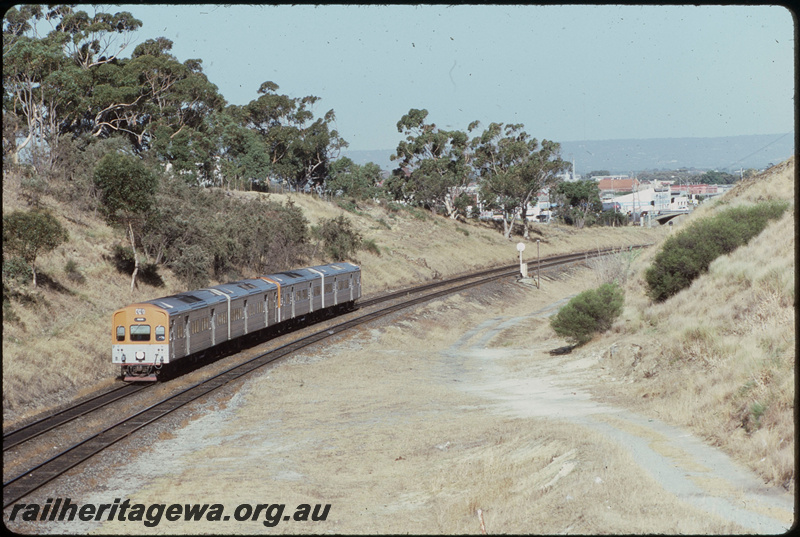 T08164
ADL/ADC Class railcar set, Down suburban passenger service, between West Leederville and West Perth, ER line
