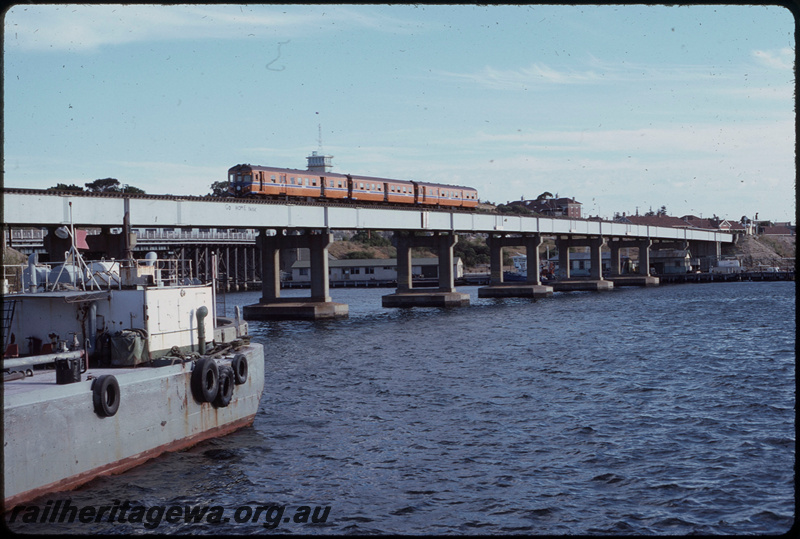 T08166
ADA/ADG/ADH Class railcar set, Up suburban passenger service, Swan River Bridge, concrete pylon, steel girder, Fremantle, 