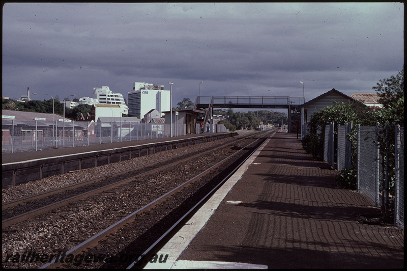 T08206
City West, looking towards Fremantle, platforms, station nameboard, station shelters, footbridge, ER line
