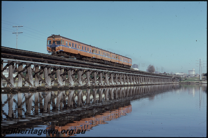 T08216
ADA/ADG/ADG Class railcar set, Down suburban passenger service, Bunbury Bridge, timber trestle, SWR line
