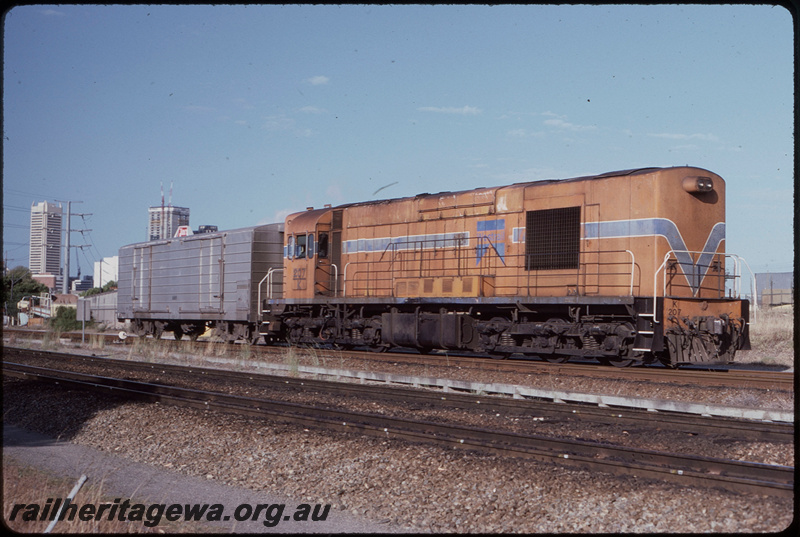 T08315
K Class 207, shunting Australian National Railways VDB Class 1352 goods van, Perth Terminal, East Perth, ER line
