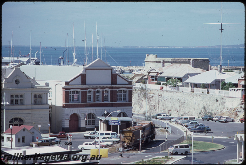 T08396
Unidentified D Class, with single XE Class mineral sands wagon, Down movement, Phillimore Street level crossings, Fremantle, FA line
