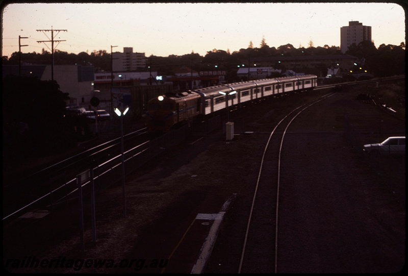 T08399
Unidentified XA Class, Down suburban passenger service, approaching Claremont, ER line
