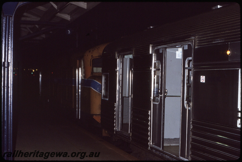 T08451
Unidentified XA Class, Up suburban passenger service, 5-car set of hired Queensland Railways (QR) SXV and SX Class carriages, Platform 2, City Station, Perth, ER line
