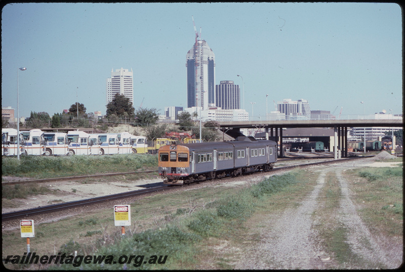 T08466
ADB Class 776 trailer with ADK Class railcar, Down suburban passenger service, East Parade Overpass, Claisebrook Railcar Depot, East Perth, SWR line
