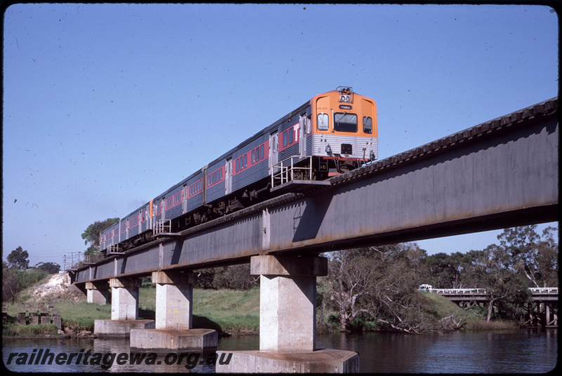 T08486
4-car Down Prospector service, Swan River Bridge, steel girder, concrete pylon, Guildford, ER line
