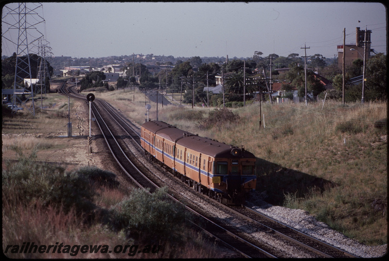 T08489
ADG Class 603 with an ADA/ADG Class railcar set, Down suburban passenger service, searchlight signals, SWR line
