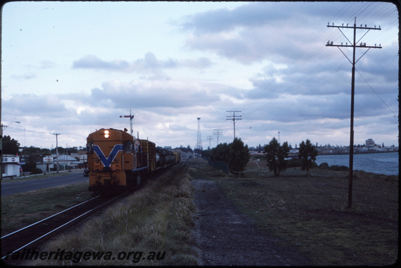 T08517
R Class 1905, Up goods train, departing Geraldton, Chapman Road, NR line
