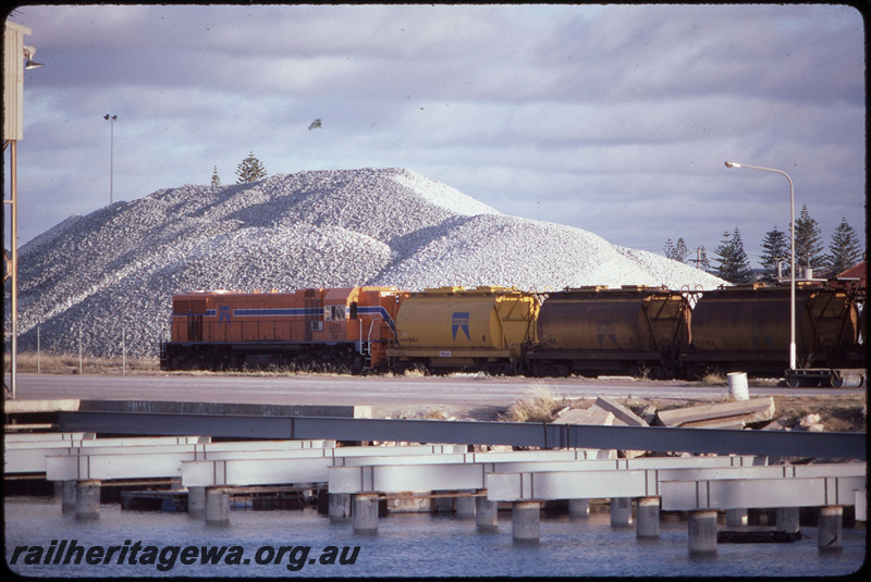 T08521
DA Class 1573, mineral sands train, Geraldton Port, NR line
