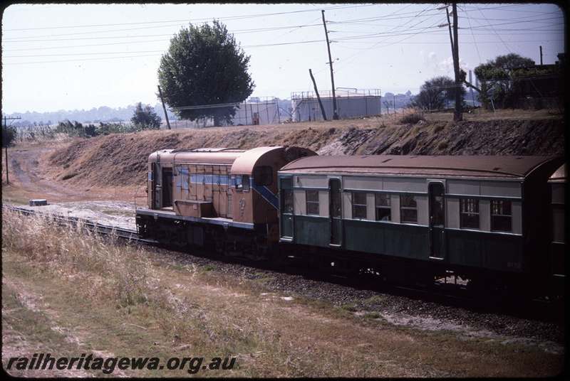 T08535
F Class 40, Down Hotham Valley hired special to Dwellingup, East Perth, SWR line
