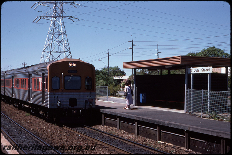T08608
ADL Class 803 and ADC Class 853, Up suburban passenger service, arriving at Oats Street, platform, shelter, station nameboard, SWR line
