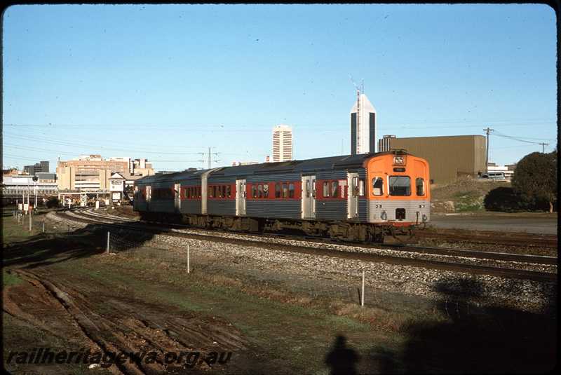 T08687
ADC Class 855 and ADL Class 805, Down suburban passenger service, between Claisebrook and East Perth and Mount Lawley, ER line
